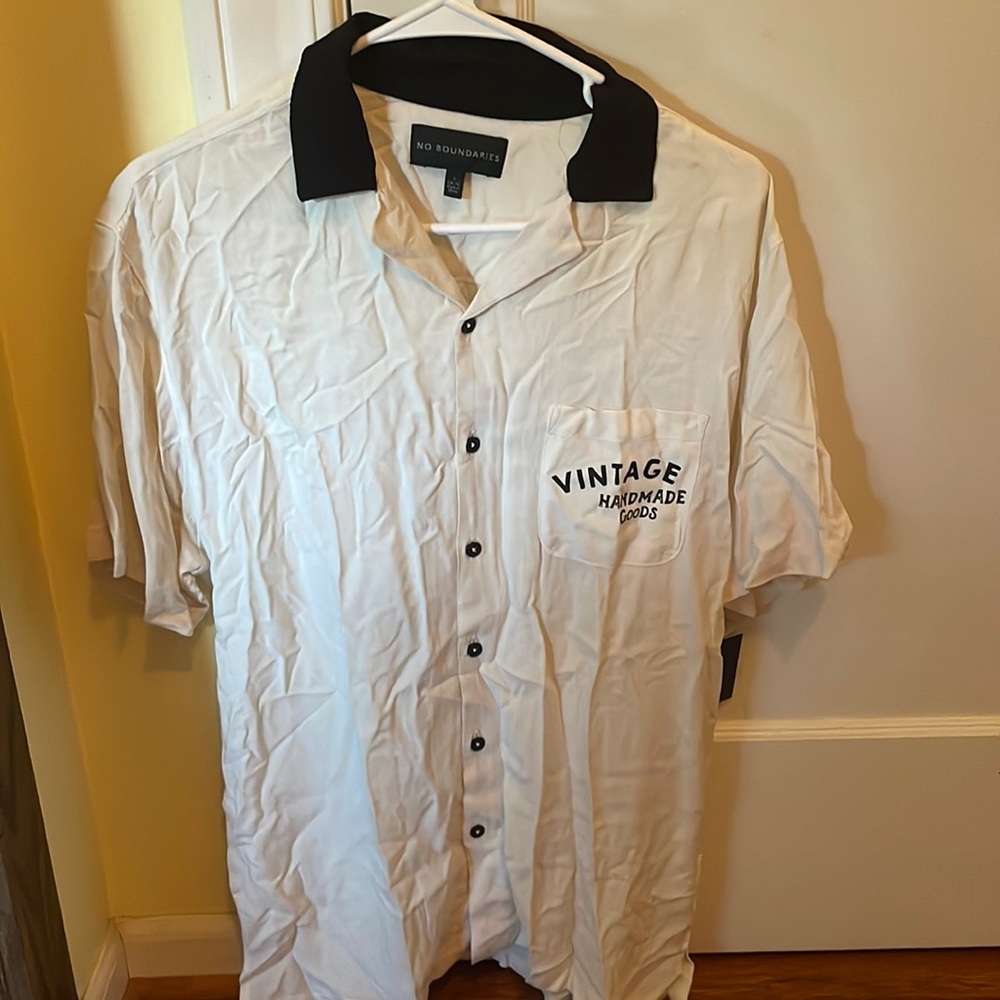 No Boundaries Brand New Men’s S Button down